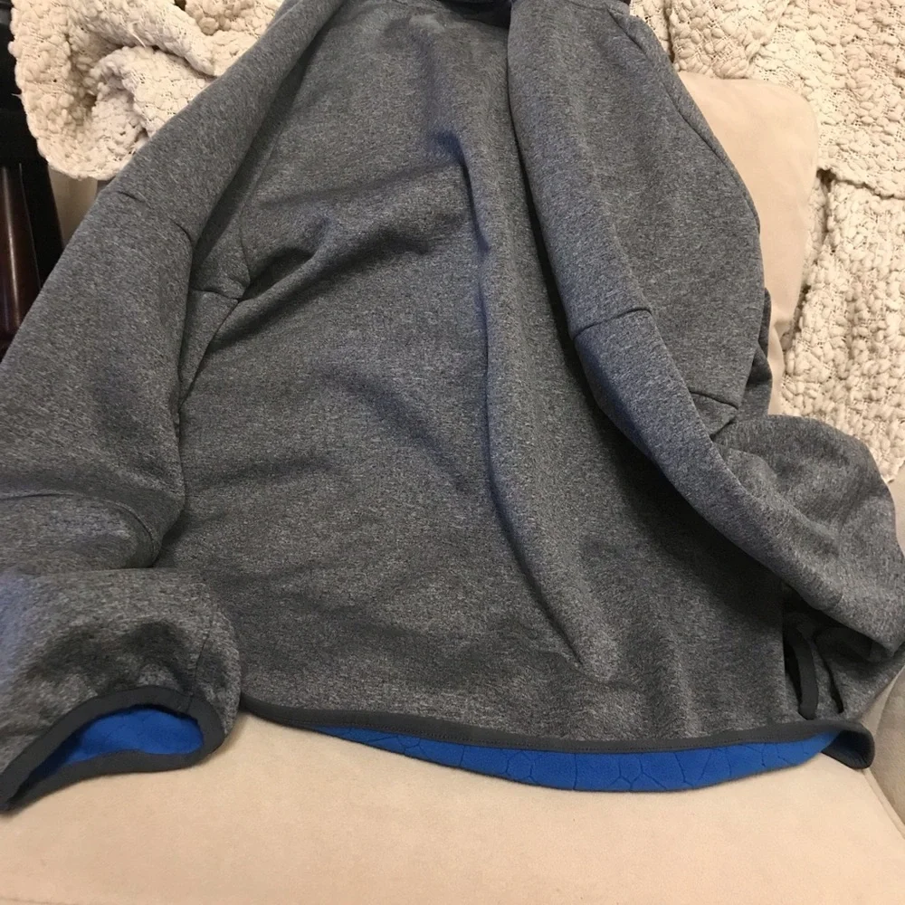 Spyder hoodie size XL (18-20) youth